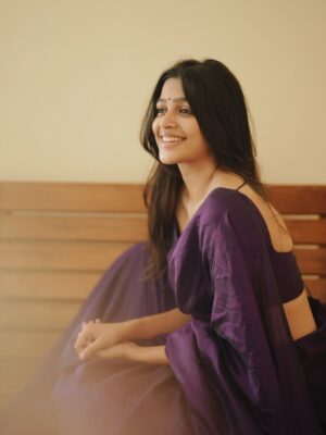 Ananthika Sanilkumar Instagram - Like a love letter written by time ✨
.
Saree : @thenmozhidesigns