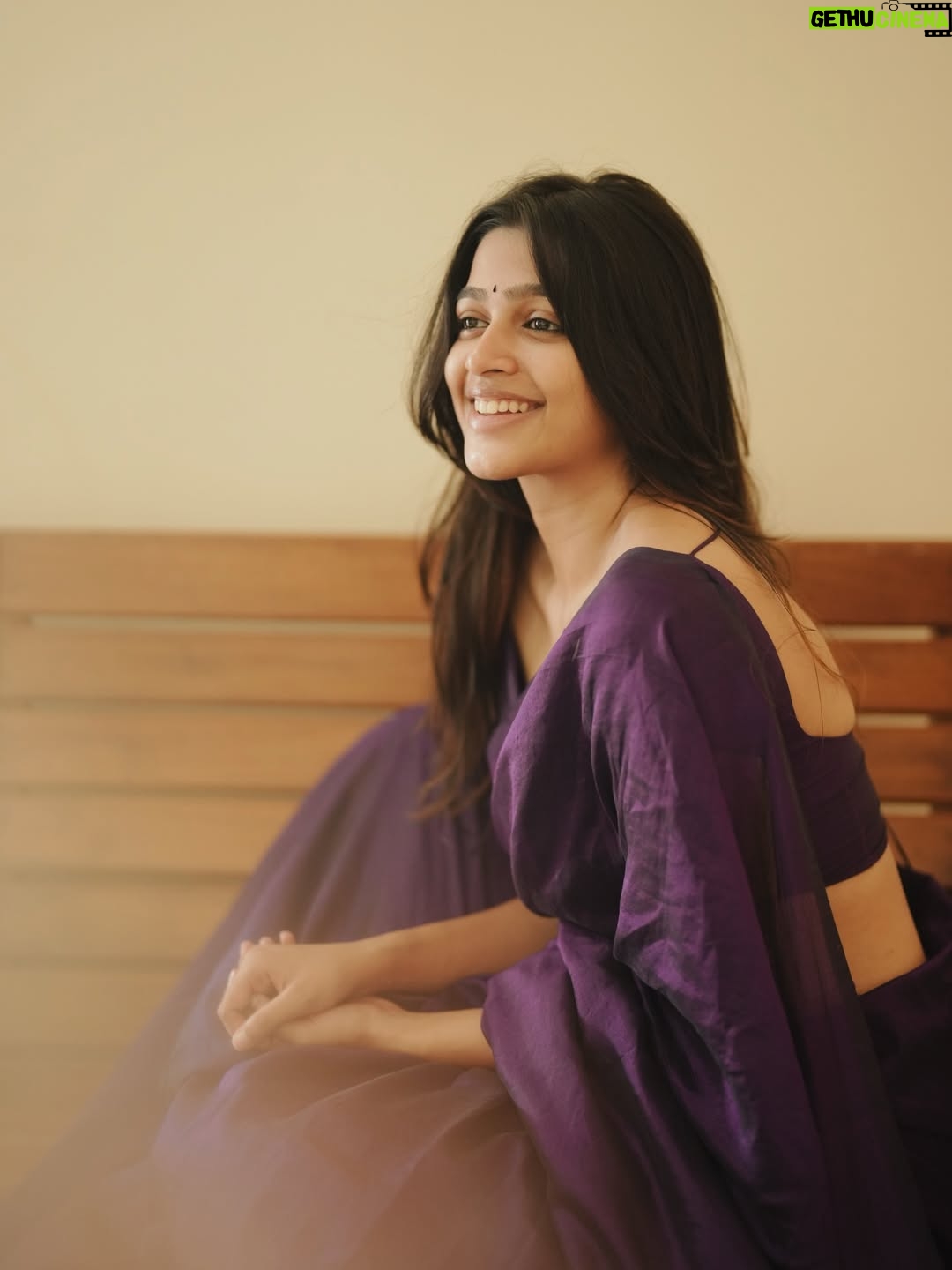 Ananthika Sanilkumar - 330.7K Likes - Like a love letter written by time ✨
.
Saree : @thenmozhidesigns