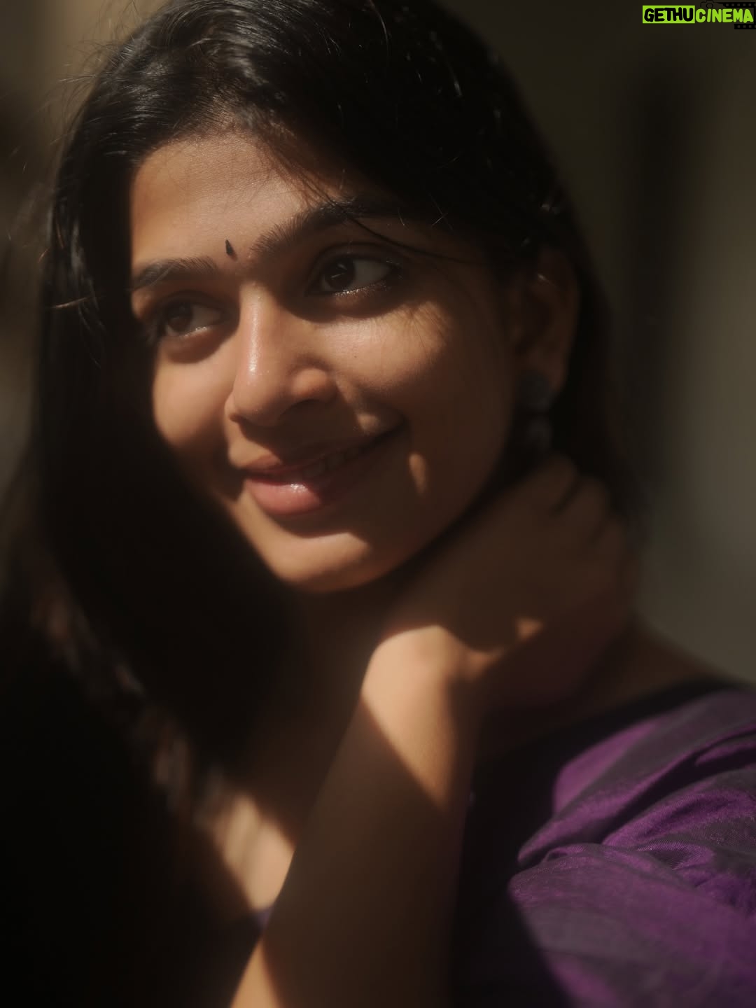 Ananthika Sanilkumar - 330.7K Likes - Like a love letter written by time ✨
.
Saree : @thenmozhidesigns