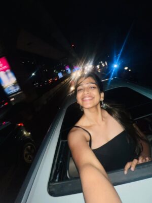 Ananthika Sanilkumar Instagram - Caught the city shining, so I matched 🙂‍↔️🙂‍↕️