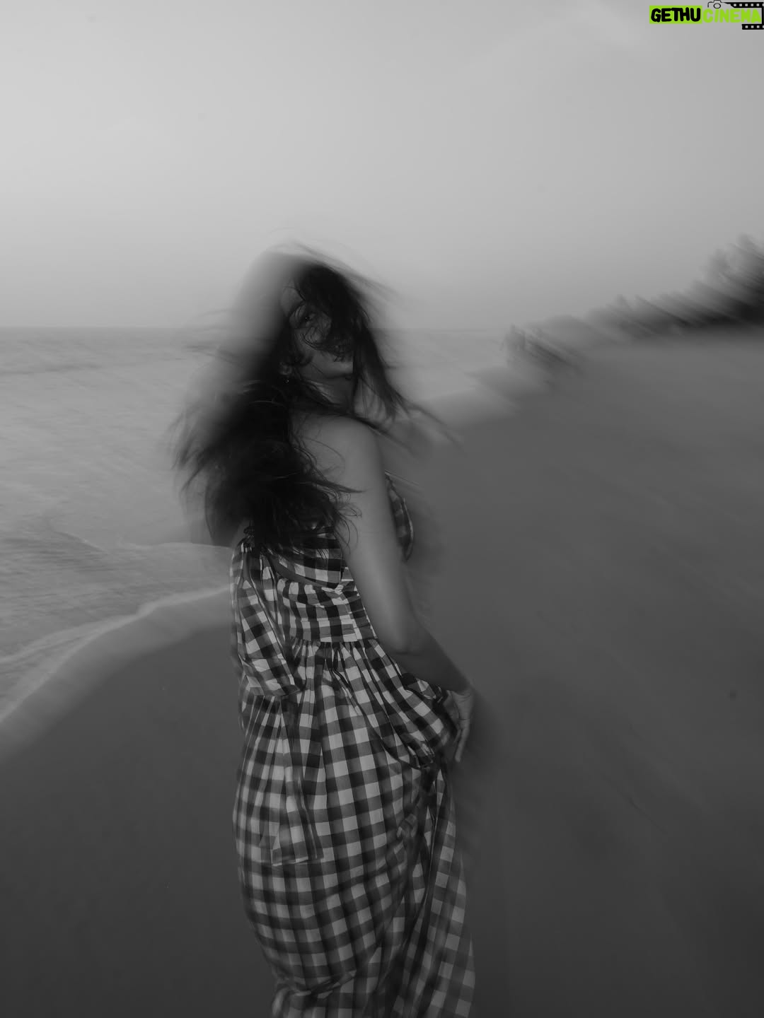 Ananthika Sanilkumar - 1.1 Million Likes - Sunset scenes I’ll replay forever 🤍

& And sealing it with my kiss 🙂‍↔️
.
.
📸 : @athul_whiteramp