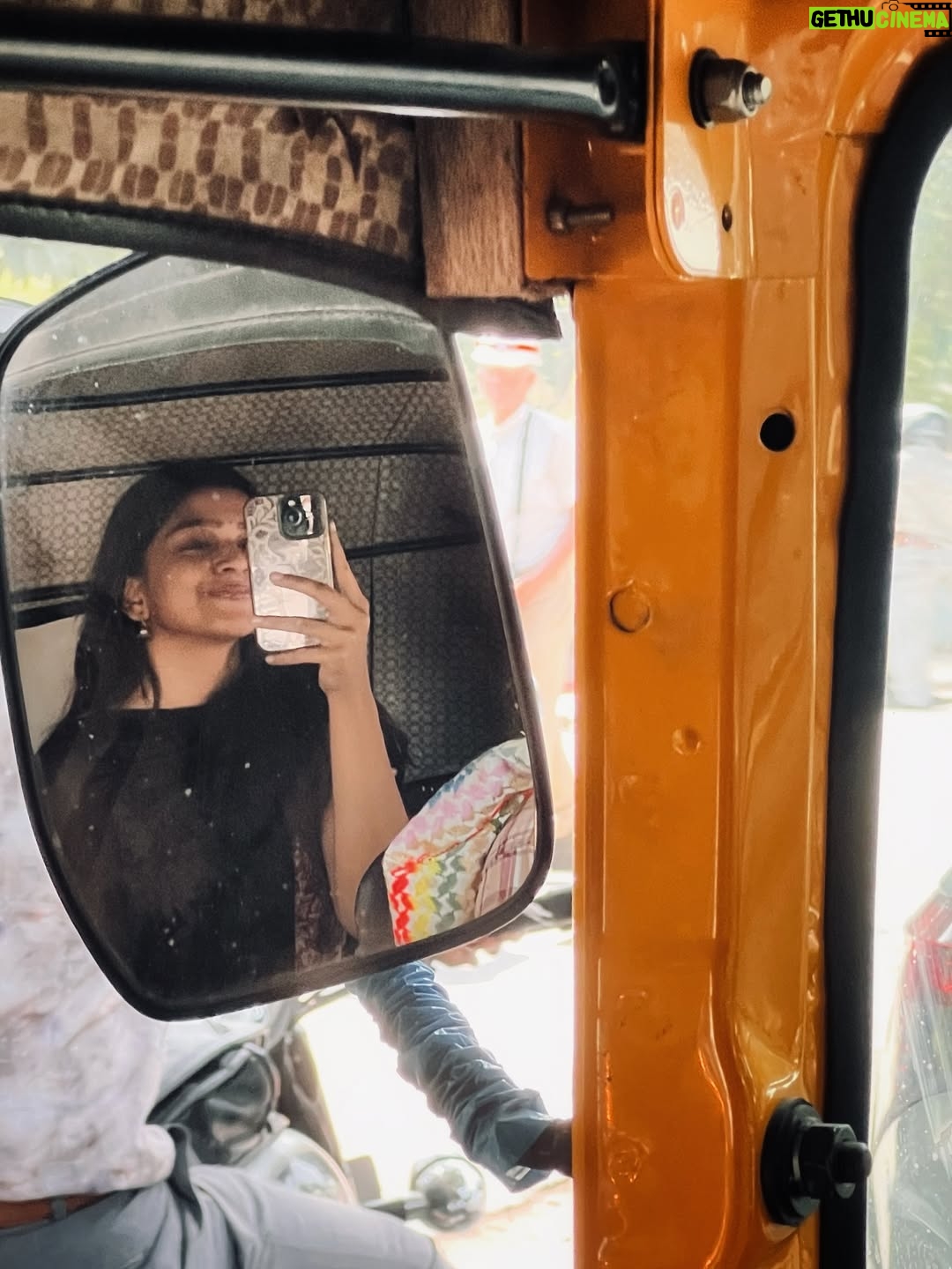 Ananthika Sanilkumar - 444.5K Likes - In this city, even the wind knows how to giggle🙂‍↕️♥️