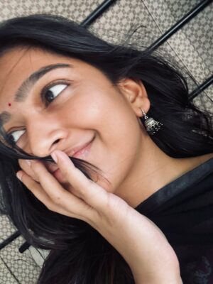 Ananthika Sanilkumar Instagram - In this city, even the wind knows how to giggle🙂‍↕️♥️