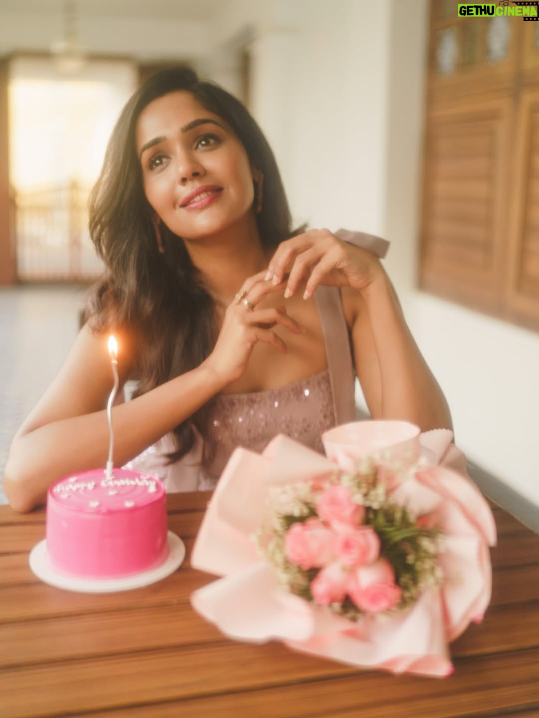 Ananya - 14.3K Likes - Just moments of 2025 some loud, some silent, all mine.

Not everything was perfect, but every moment was real.
 
#firsttolastpicture #byebye2025 #justsomemoments #thankyou #reallife #inreels