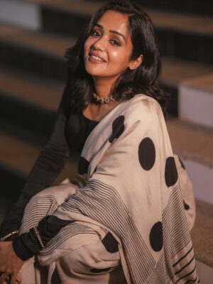 Ananya Instagram - Styled: @styyledbyjoe @joe_elize_joy 
Photography: @portraitsbylokesh 
Mau: @jiyamakeupartistry 
Hair: @nita_makeup_artist
Outfit: @kathysclothingstore
Jewellery: @jewellerybylabroiche
Styling team: @ruth.antony____  @_itsabssss.x_