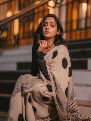 Ananya Instagram - Styled: @styyledbyjoe @joe_elize_joy 
Photography: @portraitsbylokesh 
Mau: @jiyamakeupartistry 
Hair: @nita_makeup_artist
Outfit: @kathysclothingstore
Jewellery: @jewellerybylabroiche
Styling team: @ruth.antony____  @_itsabssss.x_