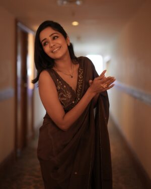 Ananya Instagram - 🤍

Styledby : @amritha_lakshmi___  @styledby_al_ 
Photographer : @kunjippaaru 
Mua : @lushandluxbyak 
Outfit : @tatvadesignelement 
Jewellery : @ka_styling_house
Draping: @@prettypleats

#ananya