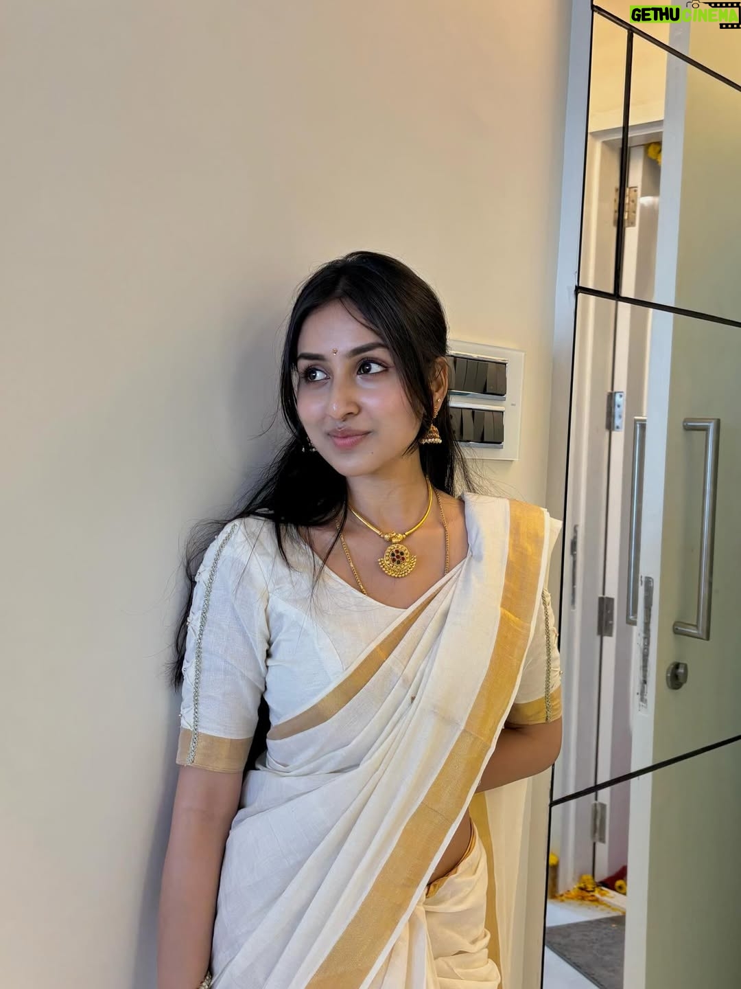 Anchal Sahu - 282.2K Likes - रूहानियत!💛