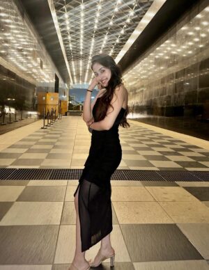 Anchal Sahu Instagram - Let the black do the talking. #timelesstones🫶🏻
📸: @ankurvermaofficial 🥹♥️