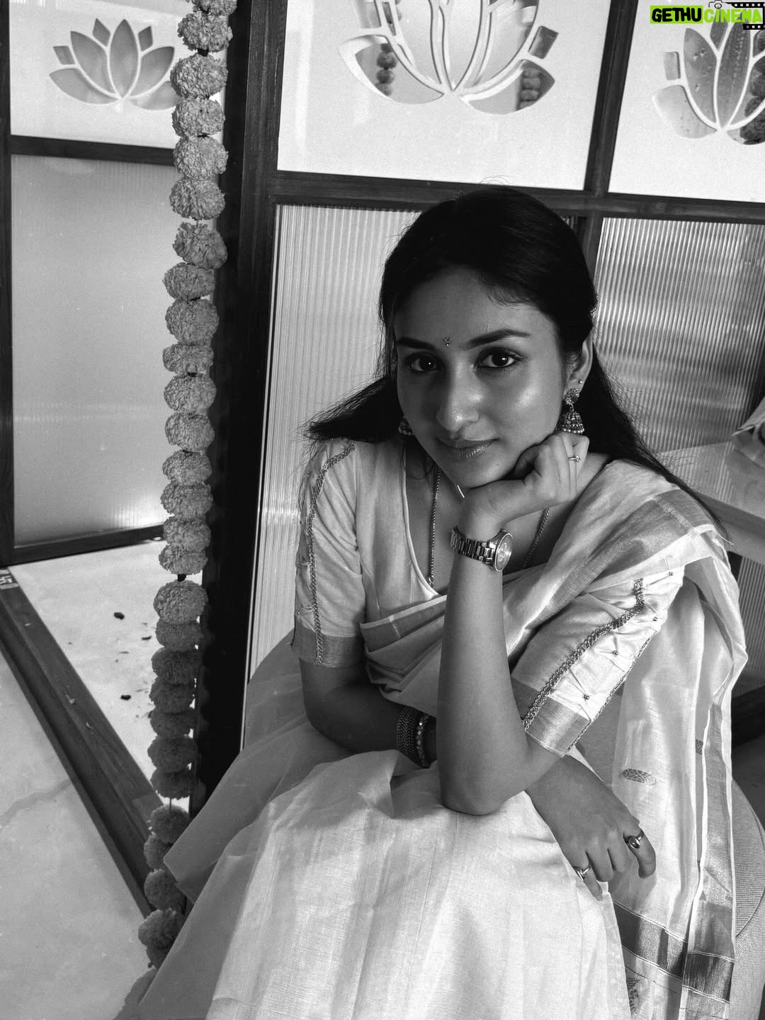 Anchal Sahu - 282.2K Likes - रूहानियत!💛