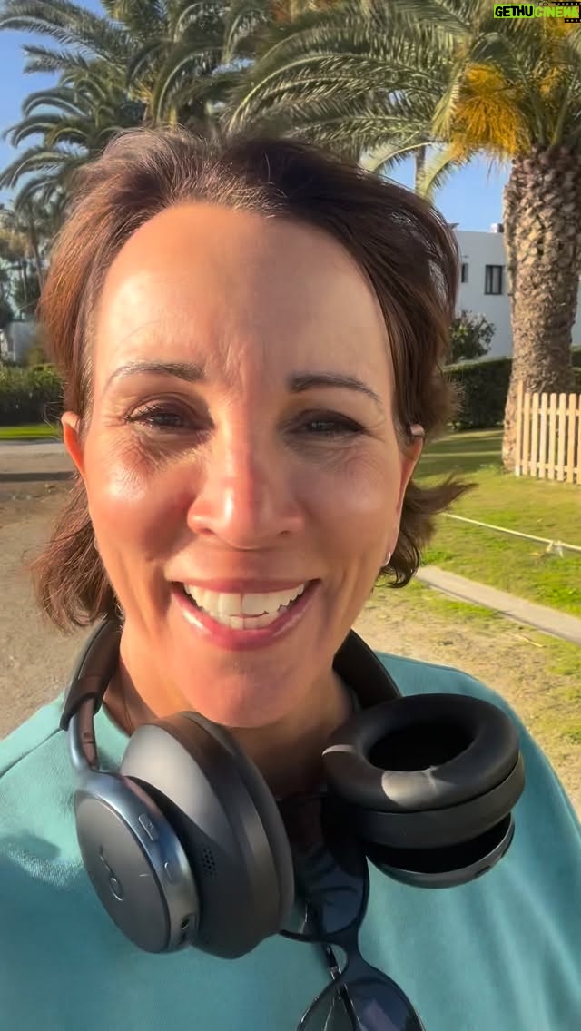 Andrea McLean - 1.5K Likes - So far this year I have done two things that took me way out of my comfort zone.

I went to a dance class. I was terrible. But I loved it, and I will be going back. (Apologies to everyone else there.) 

I started Spanish lessons. I was also terrible. I buffered like I’d lost internet connection every time I was asked a question. Hopefully that will pass. (I will also be going back, and apologies to everyone else there.)

I’ve written about it in my first newsletter of the year, you’ll find it in linktree in my bio, if you fancy a chuckle. 😊