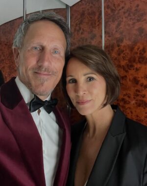 Andrea McLean Instagram - Lift selfie. 

Heading ‘out out’ with Mr F to celebrate Old Years Night / New Years Eve. 

Happy New Year one and all. Here’s to a good ‘un. 

🩷🩷🩷🩷🩷

#newyear
