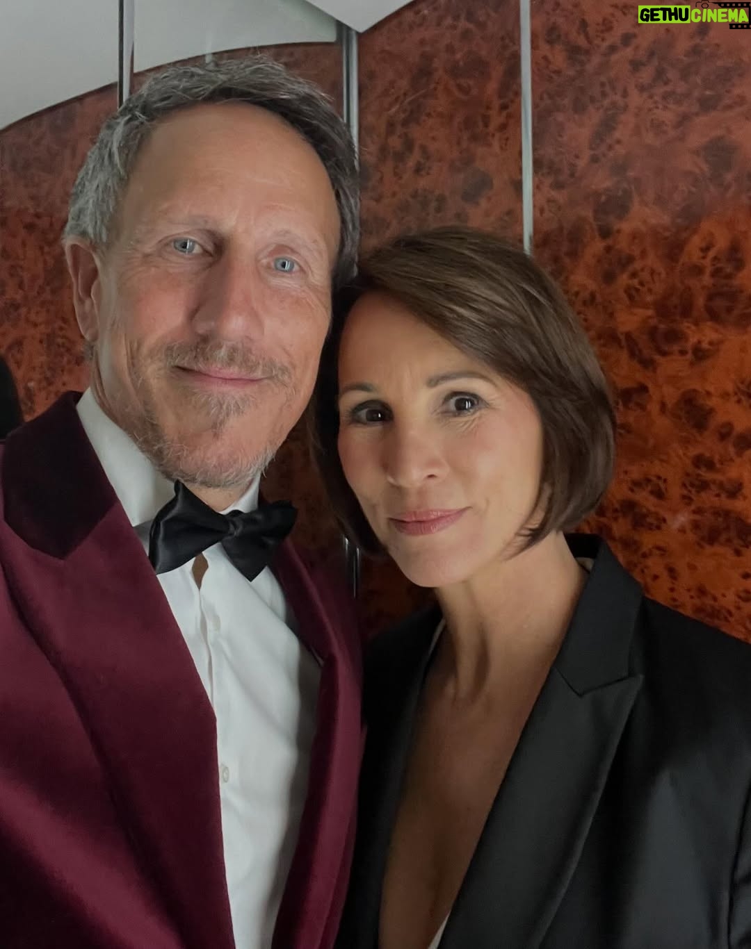 Andrea McLean - 5.2K Likes - Lift selfie. 

Heading ‘out out’ with Mr F to celebrate Old Years Night / New Years Eve. 

Happy New Year one and all. Here’s to a good ‘un. 

🩷🩷🩷🩷🩷

#newyear