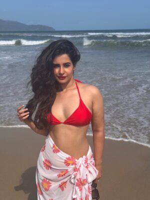 Angana Roy Instagram - Sunscreen and good decisions 🌊🌅☀️❤️