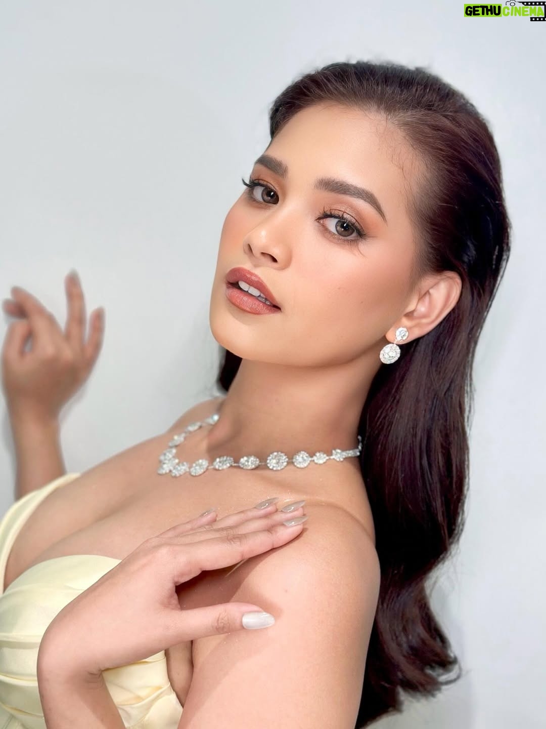 Angela Morena - 770 Likes - @angelamorena_ ✨
Salvageland red carpet premiere night

Make up : @makeupbytin.s @tinsuann 
Hair : @hairbydaveepascua_ 
Asst. Make up : @amor.drj 

Thank you for trusting my team

#hairandmakeup #angelamorena #makeupmanila