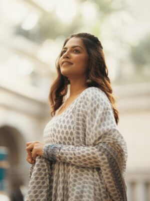 Angelin B Instagram - 🧿🧿

📸 @portraitsbylokesh 

#new #trending #happy #love #white #salwar #desi