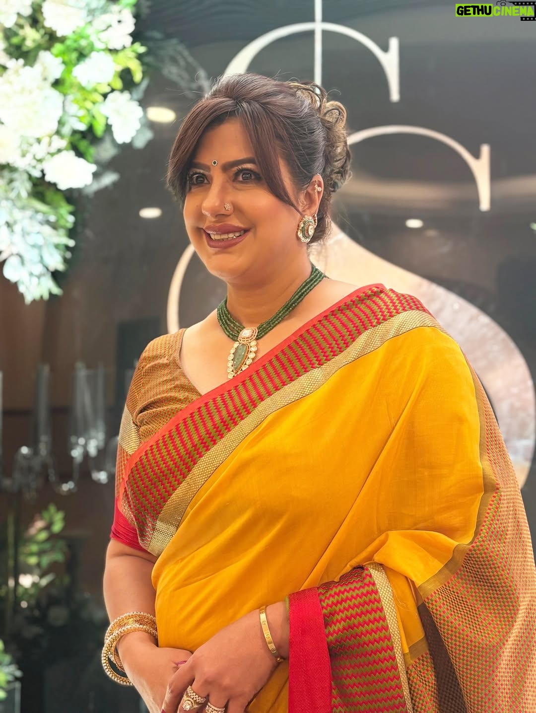 Anisha Hinduja - 43K Likes - Party till dawn. #NoRegrets,” “#good #times #good #vibes #party # and #cheers to good friends and unforgettable nights 

#celebrations #party #time #me #familia #happiness #like for #likes #insta #instamood #instapic #trending #instagram #reel #foryou #explore #live #life