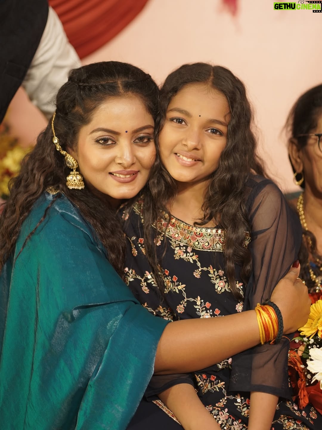 Anjana Singh - 211.4K Likes - Beautiful Beginning of 2k26
With
Family 🧿& Friends ❤️🧿
Happy Birthday Maa ❤️🧿
Happy New Year 🥳 
From us to you 🌸🌼