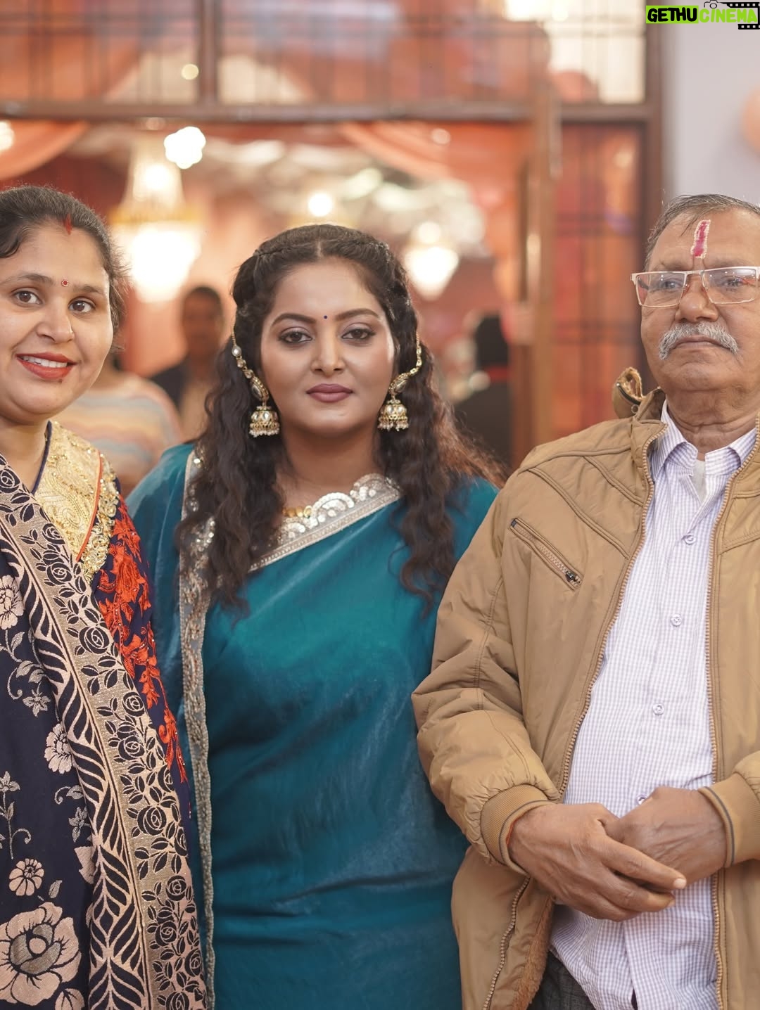 Anjana Singh - 211.4K Likes - Beautiful Beginning of 2k26
With
Family 🧿& Friends ❤️🧿
Happy Birthday Maa ❤️🧿
Happy New Year 🥳 
From us to you 🌸🌼