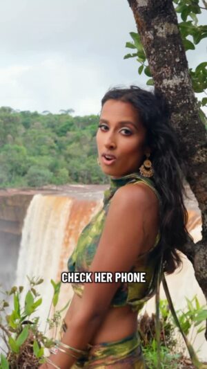 Anjulie Persaud Instagram - Took her one way to Jamaica no more staying home alone ✈️🇯🇲
#jamaica #guyana #songwriter #lyrics #caribbean