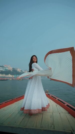 Ankita Mallick Instagram - 🤍🦢🪶
.
.
.
#instagramreels #varanasi #banaras #trendingreels