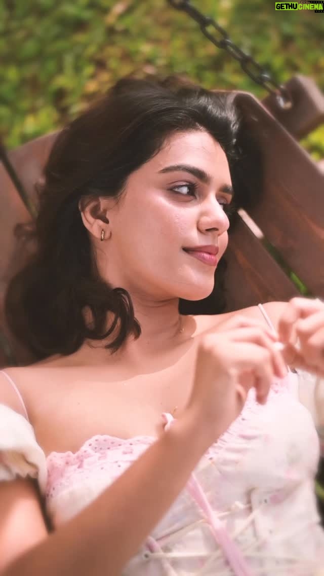 Ansha Mohan - 33.2K Likes - Halo 🦢🤍🪽…

〰️

Outfit @lacemadeofficial