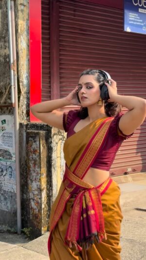 Ansha Mohan Instagram - Kalyani 2.0♥️🙂‍↔️

Saree @garggyboutique
Video @aswal_shaji