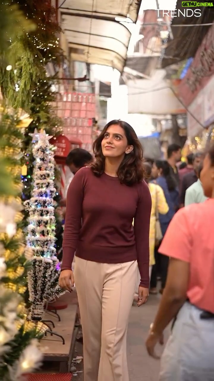 Ansha Mohan - 16.9K Likes - 🎄🌲

〰️
 From cozy corners to city lights — Christmas follows you. ✨
 When the streets glow and the music’s in the air, every step becomes a celebration.
 Switch the vibe, switch the look, and turn everyday moments into party-ready memories — no invite needed.
 EOSS is now live — enjoy up to 50% off on festive styles made for outdoor plans and spontaneous nights.
 Plus, exciting Christmas gift offers on shopping above ₹4499 — because making your own party deserves a little extra.

Hashtags: #TRENDS #MakeYourOwnParty #ChristmasStreetStyle #FestiveFashion #HolidayNights #PartyReadyLooks #EOSSsale #seasonoflights
