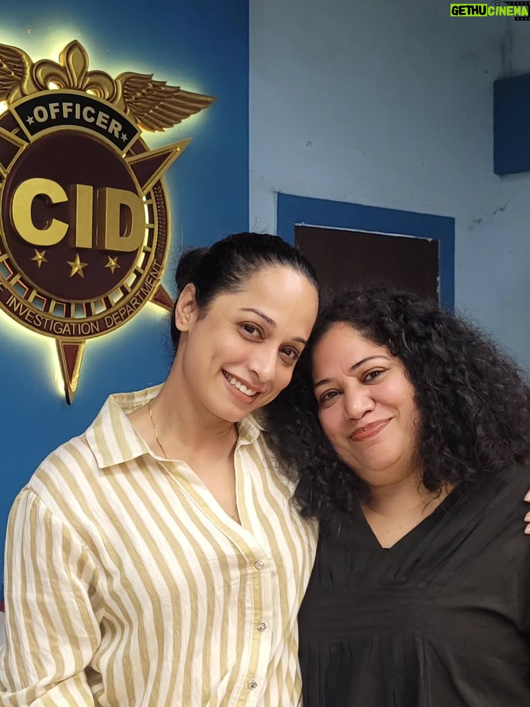 Ansha Sayed - 160.6K Likes - As CID  wraps it's 2nd season  one post with the team and the classic logo is a ritual.
Thank you for making the show a great success. 
Missed @shivaaji_satam sir @narendragupta22 sir @janvicg.
Dony forget to tune in the last episodes tonight 7pm on Sony, Sony liv & Netflix.
Hoping to see you guys very soon 🙏