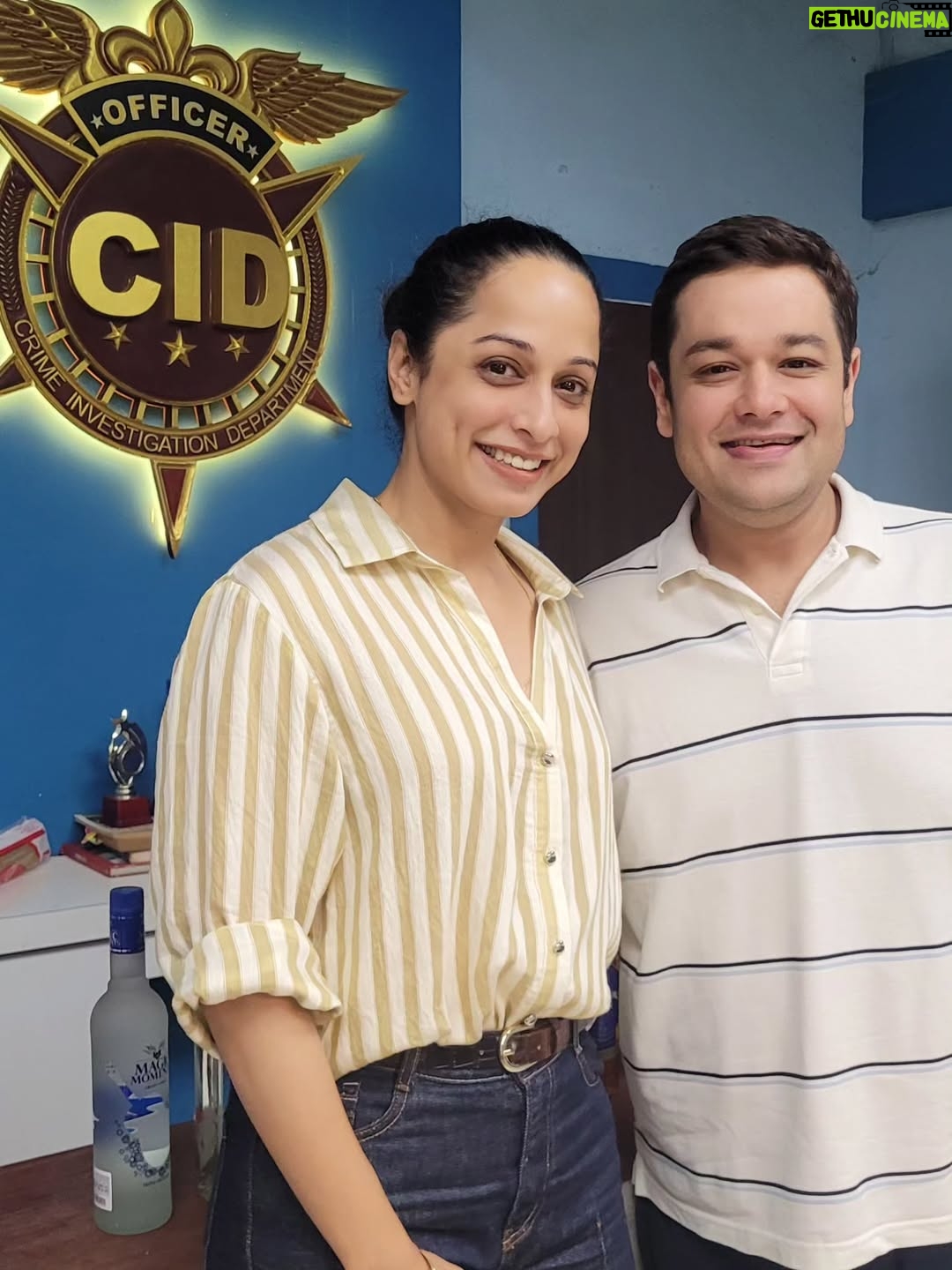 Ansha Sayed - 160.6K Likes - As CID  wraps it's 2nd season  one post with the team and the classic logo is a ritual.
Thank you for making the show a great success. 
Missed @shivaaji_satam sir @narendragupta22 sir @janvicg.
Dony forget to tune in the last episodes tonight 7pm on Sony, Sony liv & Netflix.
Hoping to see you guys very soon 🙏
