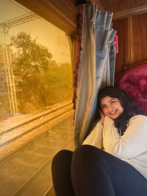 Anshula Kapoor Instagram - Thursday, as seen through my camera roll ✨

Felt like a princess the moment I stepped onto the Palace on Wheels with @nexxusnewyork 🖤

The energy, the music, the people, the moments - everything felt perfectly in sync.

Impeccable hospitality, incredible food and a full hair styling salon created onboard (because luxury really is in the details), every element was thoughtfully curated. This was truly the kind of experience that doesn’t need exaggeration! 

Ending the day with dinner at the City Palace Jaipur was the perfect finale. 

Luxurious, indulgent, intentional.
An experience so unique, truly one of those days I know I’ll always remember 🖤

#Hosted