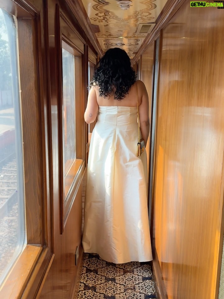 Anshula Kapoor - 50.7K Likes - Thursday, as seen through my camera roll ✨

Felt like a princess the moment I stepped onto the Palace on Wheels with @nexxusnewyork 🖤

The energy, the music, the people, the moments - everything felt perfectly in sync.

Impeccable hospitality, incredible food and a full hair styling salon created onboard (because luxury really is in the details), every element was thoughtfully curated. This was truly the kind of experience that doesn’t need exaggeration! 

Ending the day with dinner at the City Palace Jaipur was the perfect finale. 

Luxurious, indulgent, intentional.
An experience so unique, truly one of those days I know I’ll always remember 🖤

#Hosted