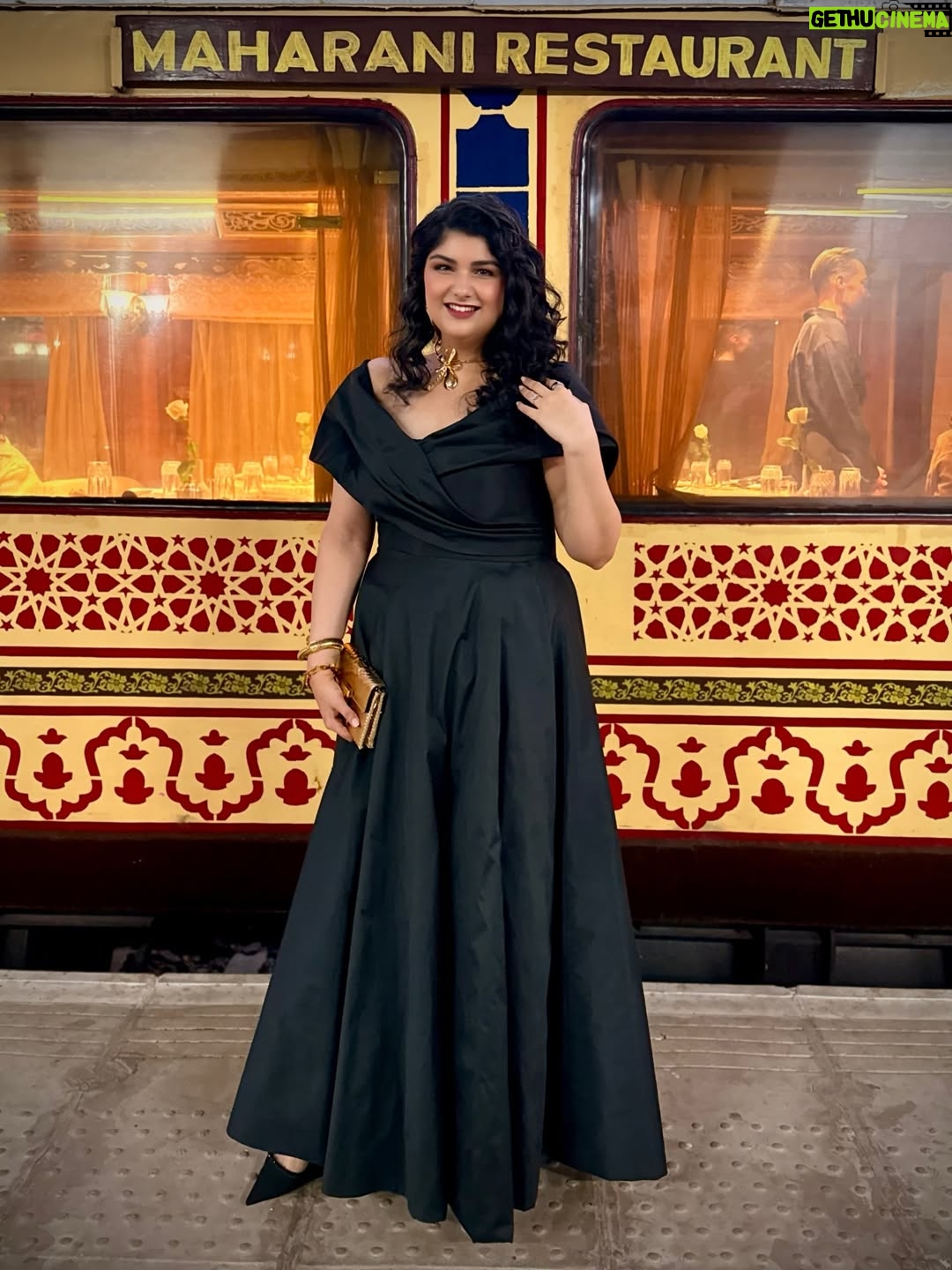Anshula Kapoor - 50.7K Likes - Thursday, as seen through my camera roll ✨

Felt like a princess the moment I stepped onto the Palace on Wheels with @nexxusnewyork 🖤

The energy, the music, the people, the moments - everything felt perfectly in sync.

Impeccable hospitality, incredible food and a full hair styling salon created onboard (because luxury really is in the details), every element was thoughtfully curated. This was truly the kind of experience that doesn’t need exaggeration! 

Ending the day with dinner at the City Palace Jaipur was the perfect finale. 

Luxurious, indulgent, intentional.
An experience so unique, truly one of those days I know I’ll always remember 🖤

#Hosted