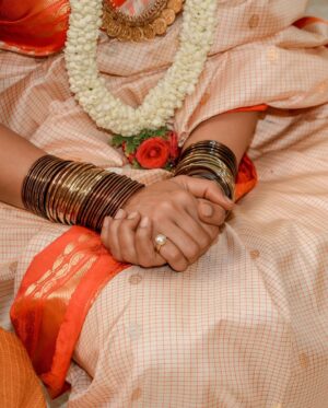 Anupama Gowda Instagram - ಶ್ರೀ ಸತ್ಯನಾರಾಯಣನ ದಿನ 🙏🏻🤍

Moments captured by : @momentsbyraghavstudios