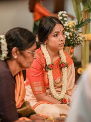 Anupama Gowda Instagram - ಶ್ರೀ ಸತ್ಯನಾರಾಯಣನ ದಿನ 🙏🏻🤍

Moments captured by : @momentsbyraghavstudios