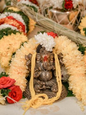 Anupama Gowda Instagram - ಶ್ರೀ ಸತ್ಯನಾರಾಯಣನ ದಿನ 🙏🏻🤍

Moments captured by : @momentsbyraghavstudios