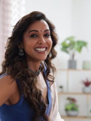 Anupriya Goenka Instagram - Choice - a film very very close to my heart.. 

It’s everything I believe in, about a woman’s right to her own body, to self love, to decide the way she loves and expresses and chooses to live.. to accept her own strengths and wants and find her own values. Object to being held on the moral high ground or judged.. for the same things that men are so easily given leeway on.. 

With each year my impression and understanding of a woman’s love, what it really holds and what freedom really means widens and deepens as well. It’s my choice of how expansive and real I understand true love to be.. not dependent on societal norms, but one’s own commitment to true love, communication and internal compass. 

I laugh, I shine, I am, I will be! 

Also it was absolutely lovely to work with @iamksgofficial and our powerhouse director Deepmala 

I am so proud that a film carrying such an important message has been selected for the People’s Choice Award category at the Filmfare Shorts Awards 2025. This is a huge honor for us. Filmfare has opened the lines for public voting. Please watch the film, vote, and share it with the world. It is officially released now at filmfare’s page. I couldn’t wait to share this news with you. 

Please do watch the film and also help us get as many votes as you can!

https://www.filmfare.com/awards/short-films-2025/finalists

#filmfare #filmfareawards2025 #filmfareshortfilmawards #shortfilm #choice #thevisualhouse #peopleschoice #peopleschoiceawards #peopleschoiceawards2025 #filmfareawards2025 #KaranSinghGrover #AnupriyaGoenka