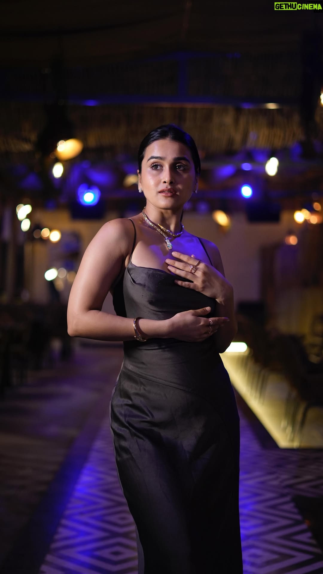 Anushka Kaushik - 47.2K Likes - Signs: You are single af 👀
.
.
📸: @clickolens