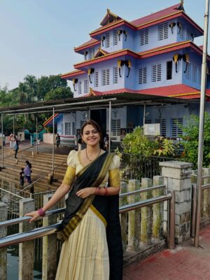 Anusree Instagram - മുത്തപ്പനെ കാണാൻ…🙏