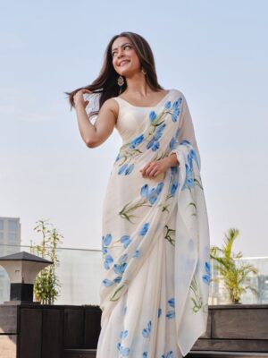 Anya Singh Instagram - Been listening to this on loop💫🧿
Your voice @vishalmishraofficial & the OG Roop sir 🤍

Hair- @yashdeeps7 
Makeup- @niccky_rajaanie 
Saree - @picchika
Jewelry - @shopnaymee @offbeatmediain
Stylist - @ruchikrishnastyles with @barnaaraha
Photography- @harneshjoshi