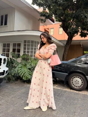 Araya A. Hargate Instagram - See you @rallymovement 4 FEB (12:00) 🩵💖🩵💖
#RallyLoopBagValentinesLimited
#RallyLoopBag
#RallyMovement