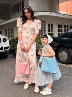 Araya A. Hargate Instagram - See you @rallymovement 4 FEB (12:00) 🩵💖🩵💖
#RallyLoopBagValentinesLimited
#RallyLoopBag
#RallyMovement