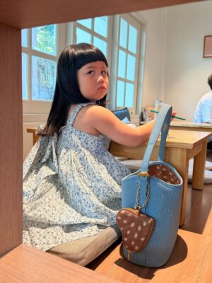 Araya A. Hargate Instagram - See you @rallymovement 4 FEB (12:00) 🩵💖🩵💖
#RallyLoopBagValentinesLimited
#RallyLoopBag
#RallyMovement