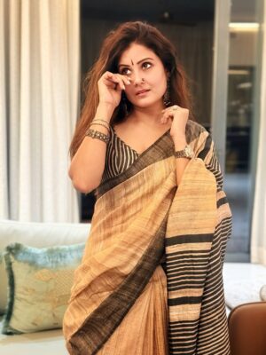 Archana Gupta Instagram - No words, only magic ✨ 
.
.
.
.
.
#saree #indianethnicwear #aesthetic #actress #casting