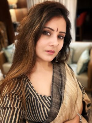Archana Gupta Instagram - No words, only magic ✨ 
.
.
.
.
.
#saree #indianethnicwear #aesthetic #actress #casting