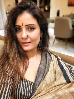 Archana Gupta Instagram - No words, only magic ✨ 
.
.
.
.
.
#saree #indianethnicwear #aesthetic #actress #casting