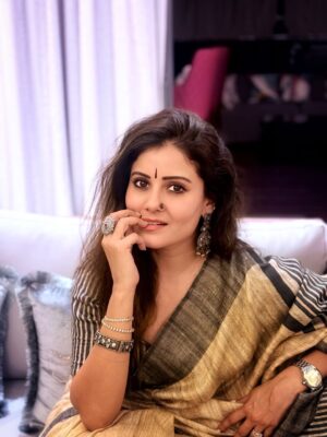 Archana Gupta Instagram - No words, only magic ✨ 
.
.
.
.
.
#saree #indianethnicwear #aesthetic #actress #casting