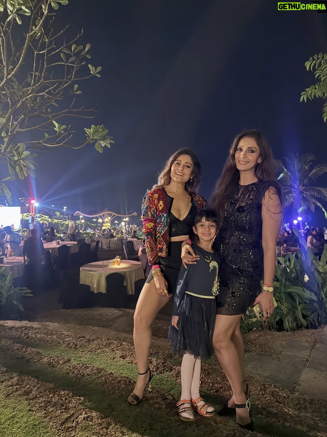 Archana Gupta - 9.8K Likes - Write it on your heart that every day is the best day in the year. On this note Wishing you all 
A VERY HAPPY NEW YEAR 🥳 🤩✨💕😇
.
.
.
.
#newyear #2026 #behappy #love #classystyle