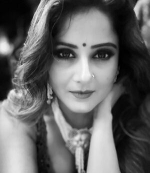 Archana Gupta Instagram - ♥️
.
.
.
.
{ Saree, Sari Fashion, Red, Christmas vibes, fashionable, love, Trending, Style, Pose, Possess, Smile, Attitude }
.
.
#saree #sareefashion #mystyle #classystyle #expression #actress #auditions #castingdirector #stylemepretty #makeup #fashionista #archanagupta #tbt #instaphoto #trendsetter #trending #love
