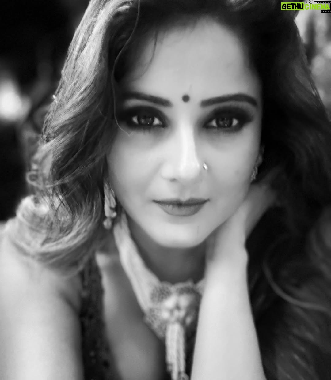 Archana Gupta - 7.5K Likes - ♥️
.
.
.
.
{ Saree, Sari Fashion, Red, Christmas vibes, fashionable, love, Trending, Style, Pose, Possess, Smile, Attitude }
.
.
#saree #sareefashion #mystyle #classystyle #expression #actress #auditions #castingdirector #stylemepretty #makeup #fashionista #archanagupta #tbt #instaphoto #trendsetter #trending #love